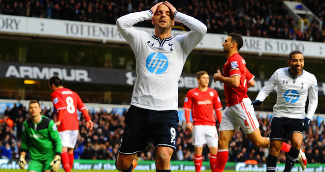 Tottenham-v-Cardiff-Roberto-Soldado-celeb_3093716