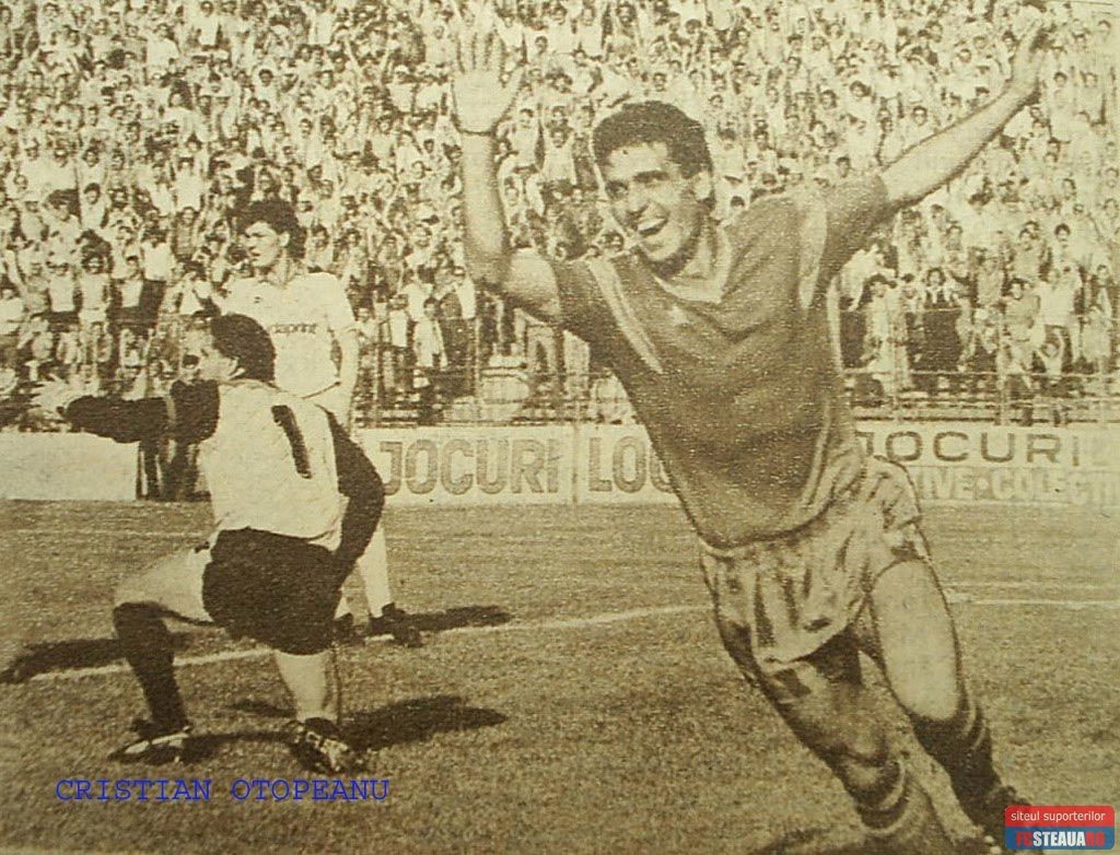 782326193_1987-_Steaua-MTK_Budapesta_4-0_-Hagi_dupa_gol_-_poster-_682131013