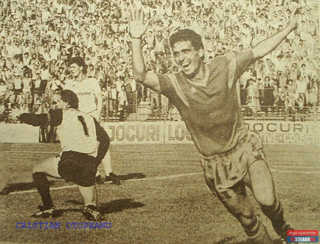 782326193_1987-_Steaua-MTK_Budapesta_4-0_-Hagi_dupa_gol_-_poster-_682131013